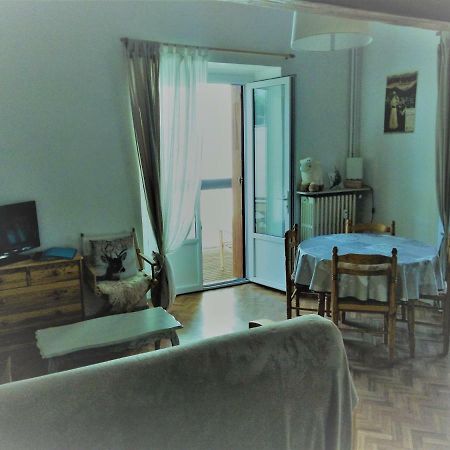 Le Pardeilhan Appt Chaleureux, Lumineux Avec Terrasse Et Parking En Coeur De Ville Bagnères-de-Luchon Exterior foto