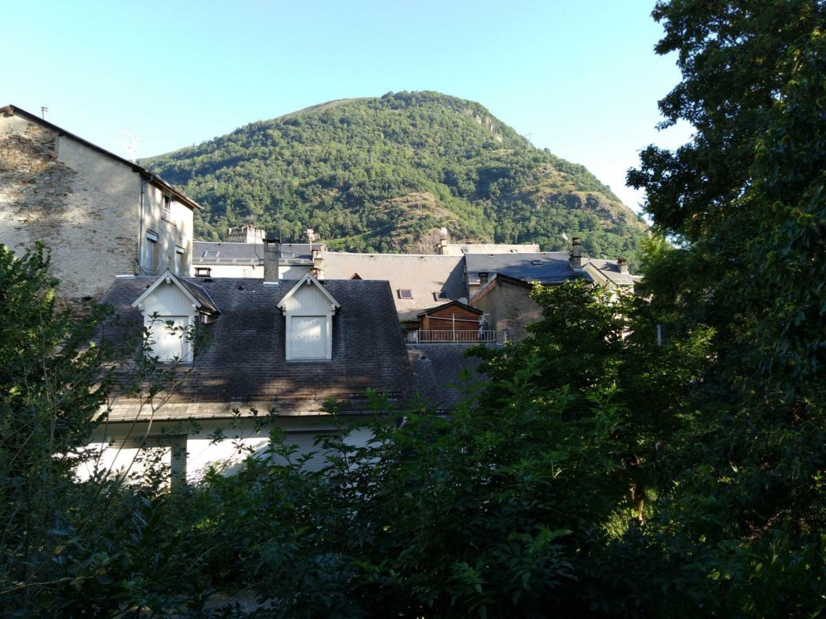Le Pardeilhan Appt Chaleureux, Lumineux Avec Terrasse Et Parking En Coeur De Ville Bagnères-de-Luchon Exterior foto