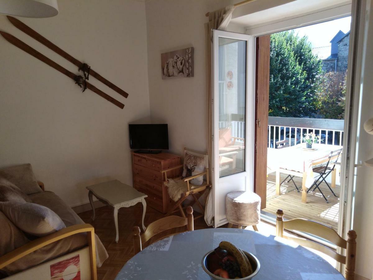 Le Pardeilhan Appt Chaleureux, Lumineux Avec Terrasse Et Parking En Coeur De Ville Bagnères-de-Luchon Exterior foto